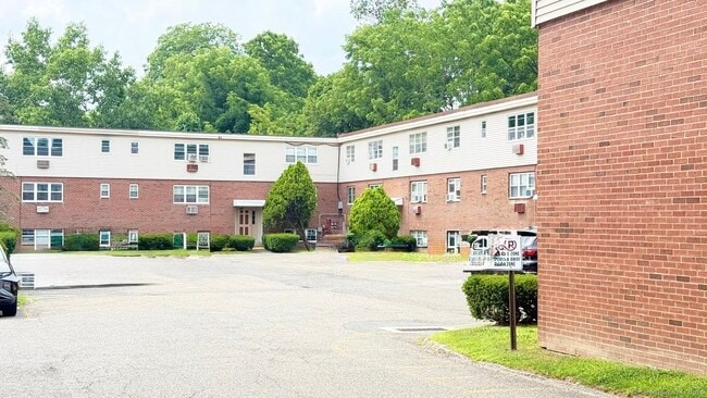 Building Photo - 80 Belair Dr