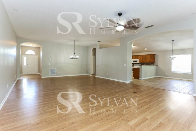 Photo - Lease today! No extra charge for contentme... House