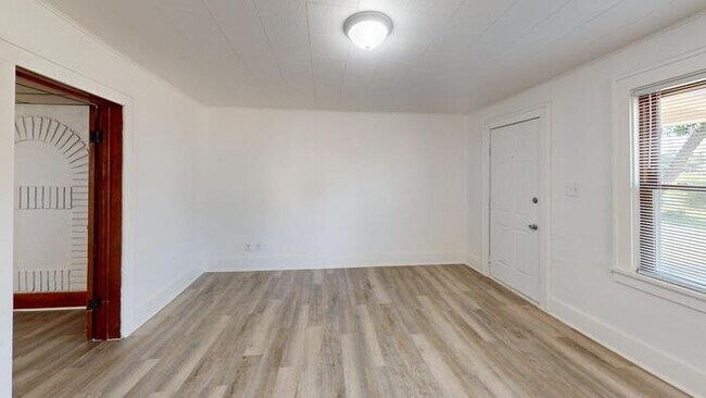 Foto del edificio - 300 4th St NE