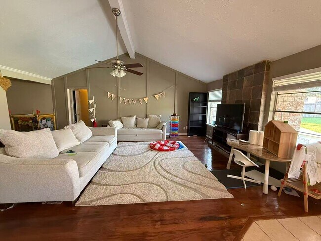 Foto del edificio - 3107 Wagon Trail Dr