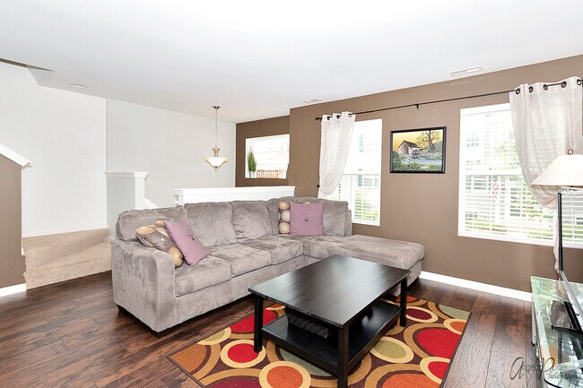 Building Photo - 595 Treble Ln