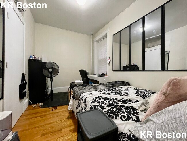Foto del edificio - 157 Hemenway St
