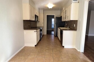 Building Photo - 5725 Townhouse Ln