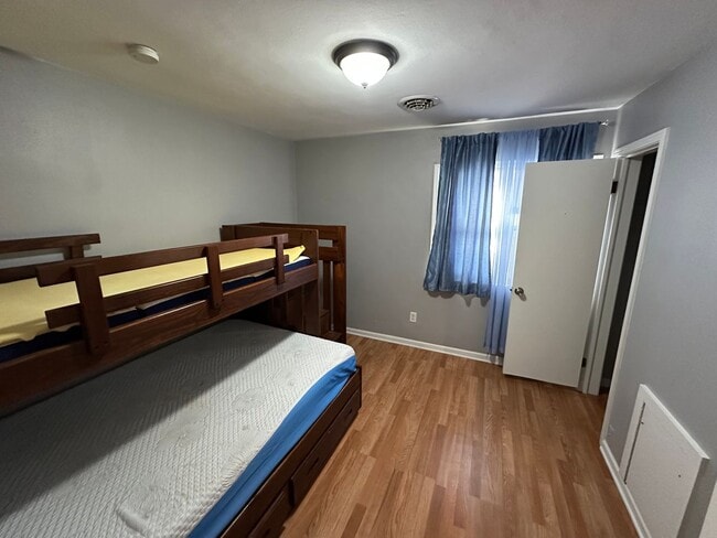 Building Photo - 1505-1505A S 3rd St. (Duplex)