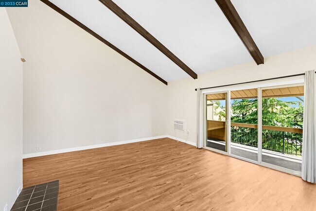 Foto del edificio - 2075 Ascot Dr