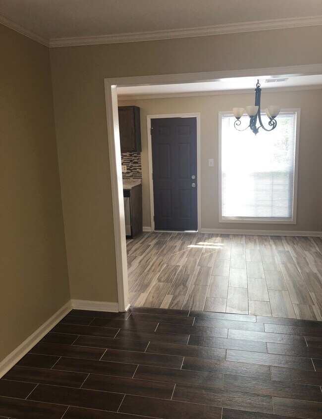 Foto del edificio - 8547 Westchester Dr