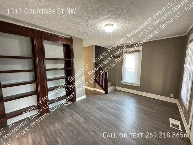 Foto del edificio - 1313 Courtney St NW