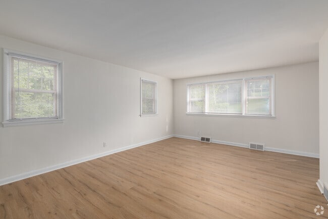 2BR, 1BA - 1,000SF - Living Room - Elkins Park Gardens