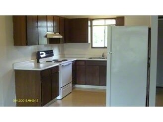  - 990 S 11th St