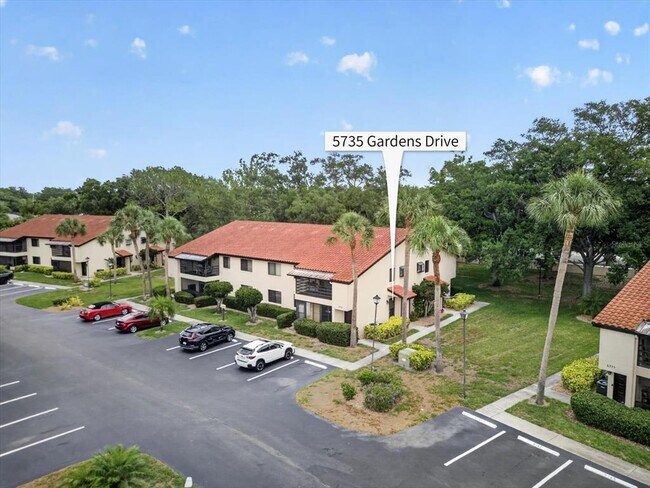 Foto del edificio - 5735 Gardens Dr