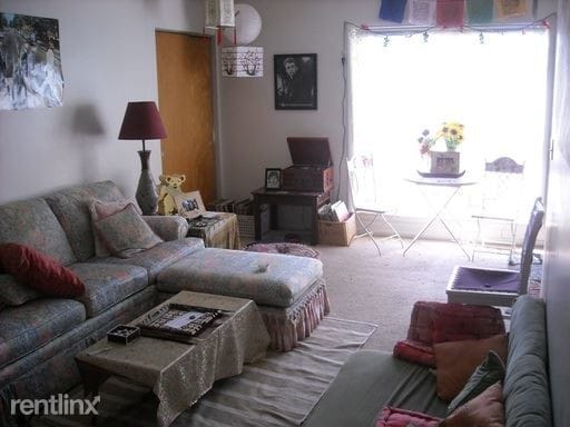 Building Photo - 320 E University St