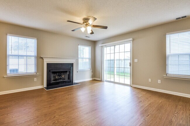 Foto del edificio - 6029 Silkwater Ct