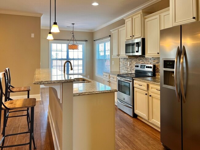 Photo - 2000 Croyden Cir Townhome