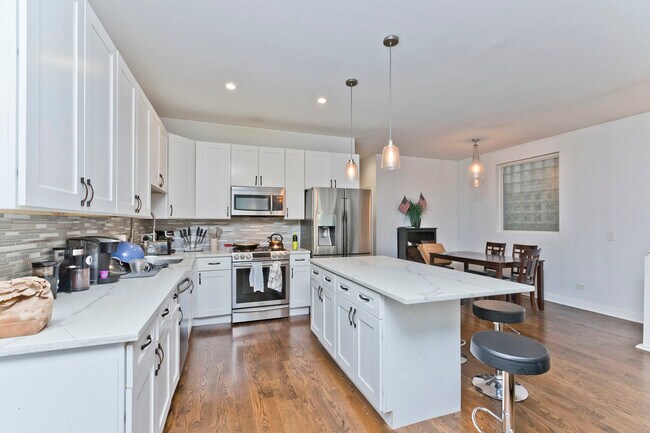 Foto del edificio - 857 W Wrightwood Ave