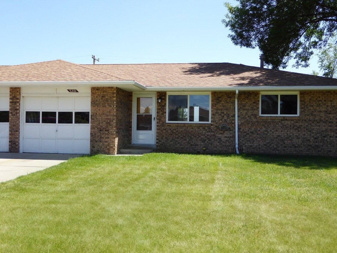 Foto principal - 3209 E Locust St