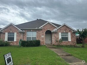 Building Photo - 3820 Harrison Dr