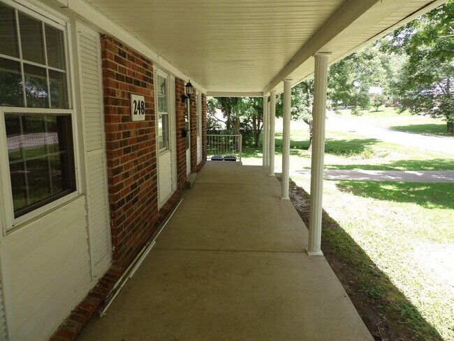 Foto del edificio - 248 Meadowview Dr