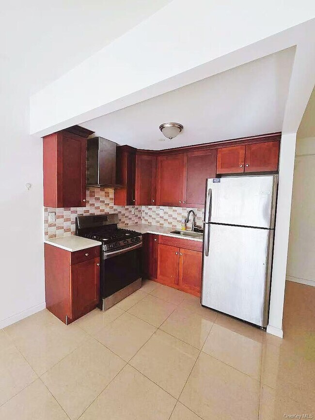 Foto del edificio - 71-66 Parsons Blvd