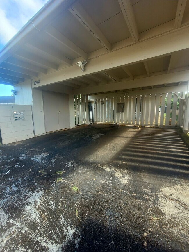 Foto del edificio - AVAILABLE | 4 Bedroom, 2 Bathroom Single L...