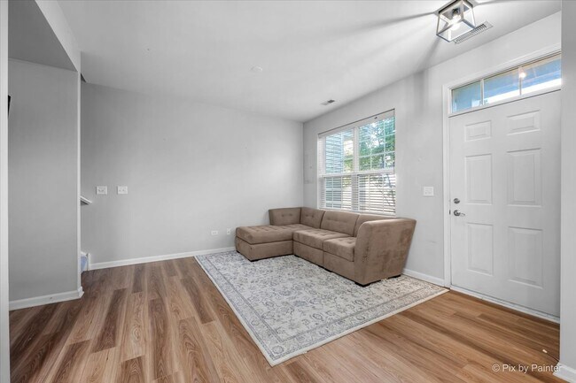 Foto del edificio - 509 Lakeside Ct