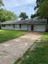 Building Photo - 1510 Trampe Ave