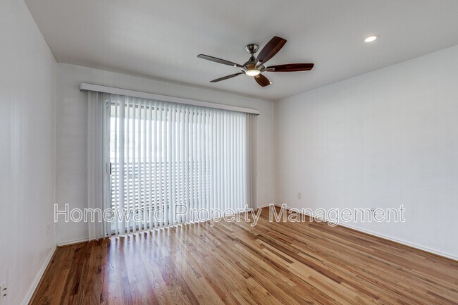 Foto del edificio - 4616 W Lovers Ln