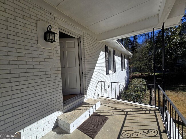 Foto del edificio - 2015 Gibralter Way