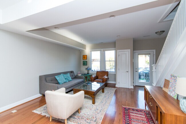 Foto del edificio - 4906 7th St NW