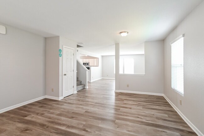 Foto del edificio - 13921 Lawrence Farm Ln