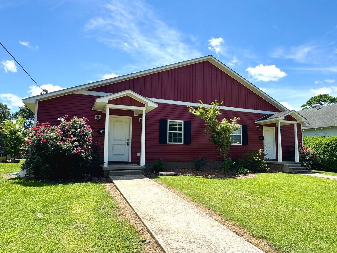 Foto principal - 1012 E Boswell St