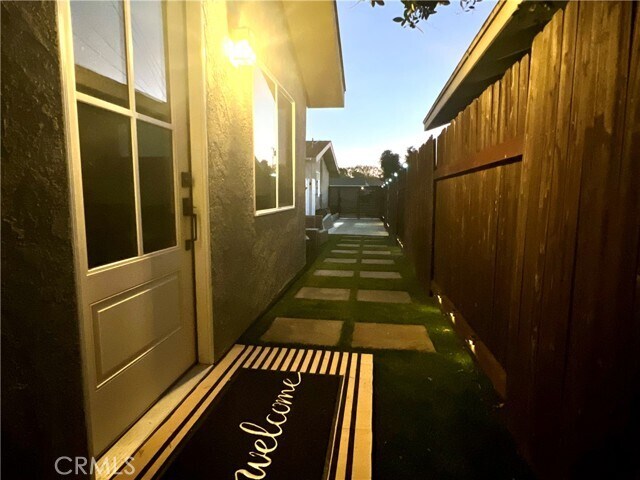 Foto del edificio - 6399 San Harco Cir