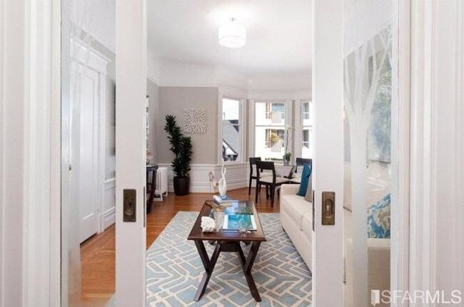 Foto del edificio - 1097 Green St