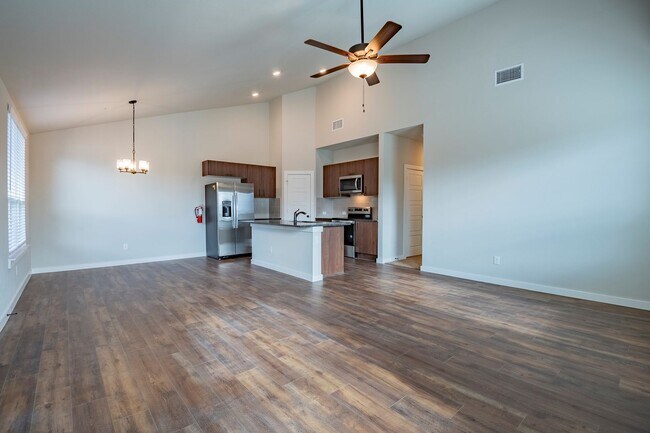 Building Photo - 609 Wheatfield Dr