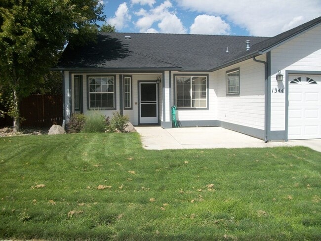 Building Photo - 3 bedroom Home for Rent in Chichester HOA