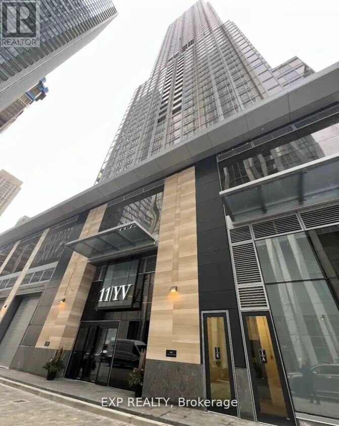 Primary Photo - 11 Yorkville Ave