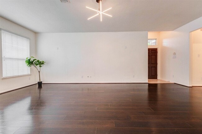 Building Photo - 7434 Jacobs Well Dr