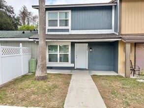 Building Photo - 14309 Village View Dr