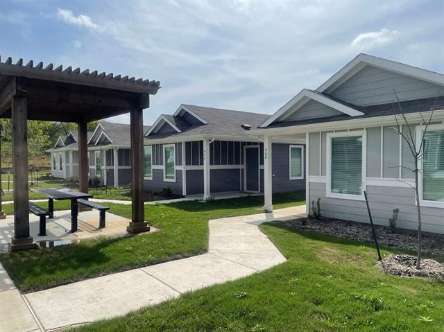 Building Photo - 460 Reverie Way