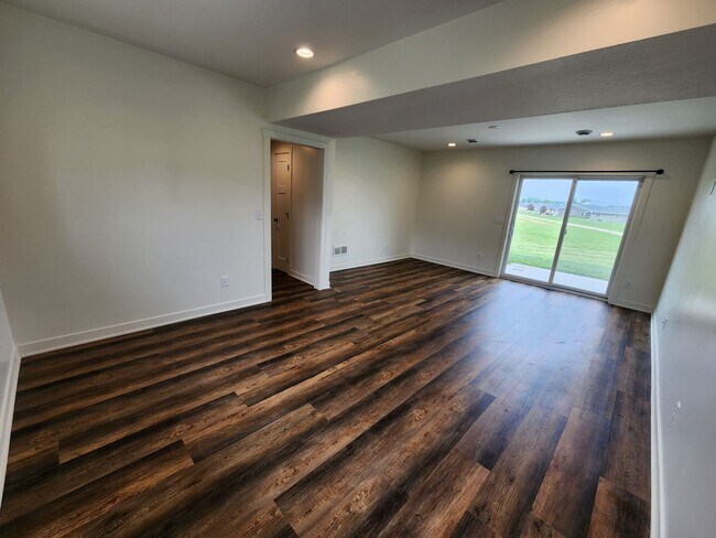 Foto del edificio - 1012 Eagle Vista Ln