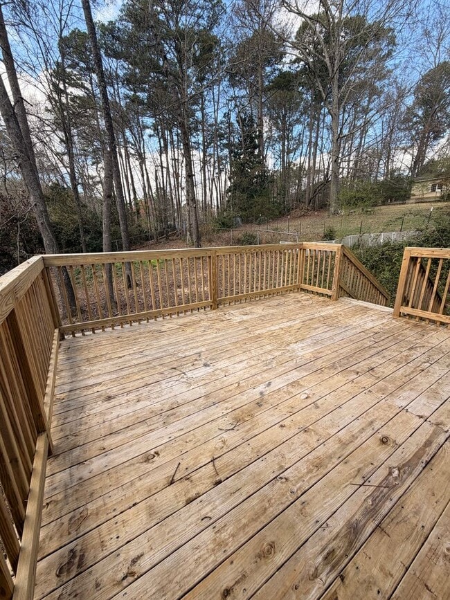 Building Photo - Large 4/2.5 in West Rome $1,895