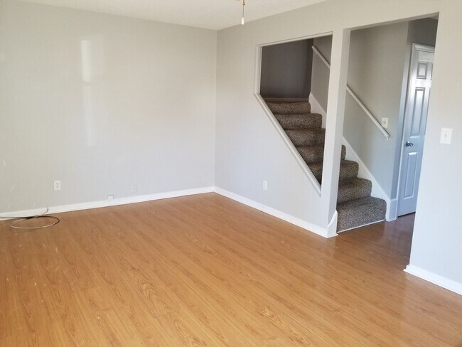 Foto del edificio - 2 bedroom, 1 bathroom town house located in the heart of Fern Creek