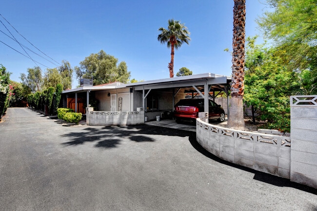 PRIVATE PARKING NEXT TO APARTMENT - 3916 Vegas Dr