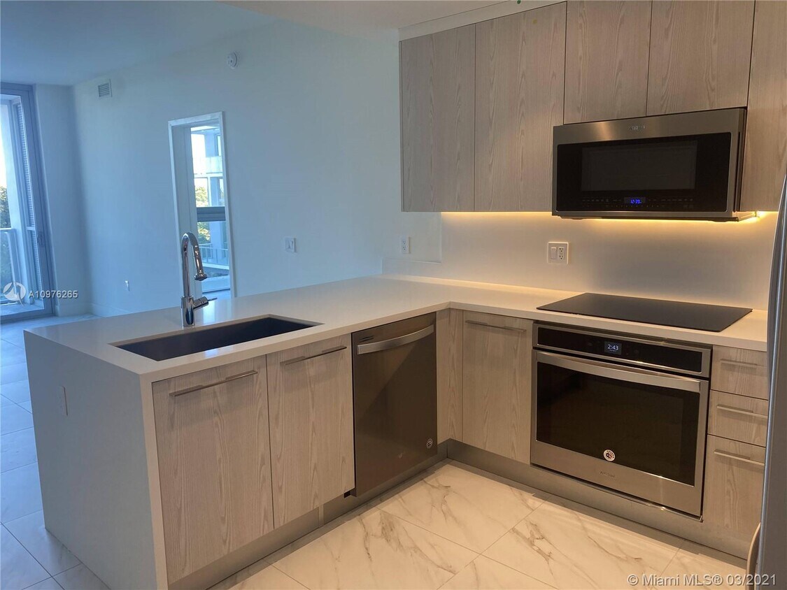 2000 METROPICA WAY 302 Sunrise Fl 33323 - 2000  METROPICA WAY 302 Sunrise Fl 33323