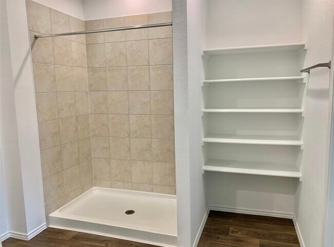 Foto del edificio - 21310 Riverdew Dr