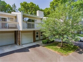 Building Photo - 17494 Pond Cir
