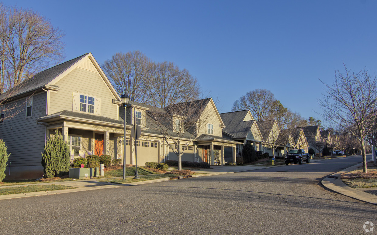 Building Photo - 198 Aztec Cir