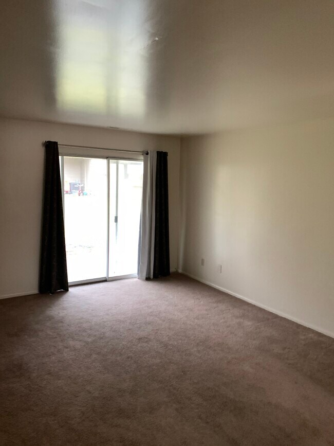 Foto del edificio - 106 Eckhart Ave