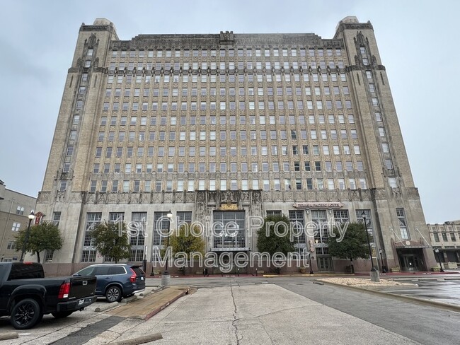 Building Photo - 221 W Lancaster Ave