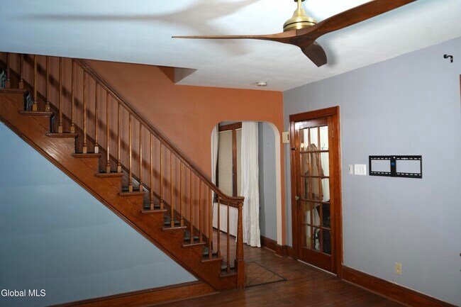 Foto del edificio - 21 Fordham Ct