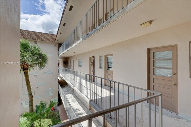 Building Photo - 8141 SW 24th Ct